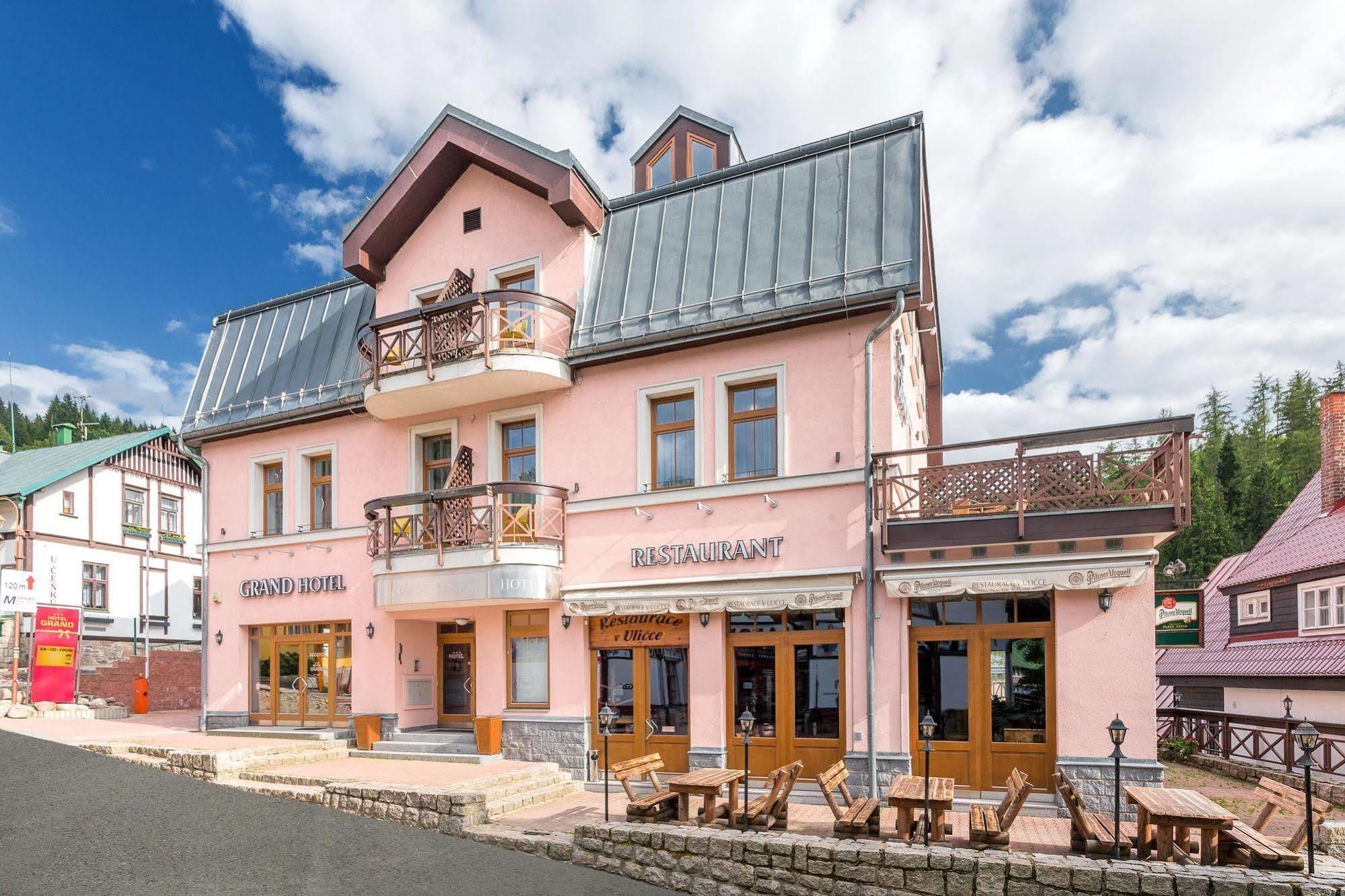 Wellness Hotel Grand Špindlerŭv Mlýn Ngoại thất bức ảnh