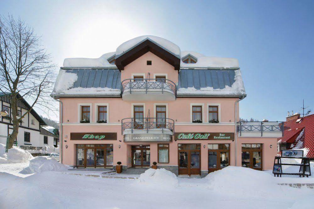 Wellness Hotel Grand Špindlerŭv Mlýn Ngoại thất bức ảnh